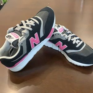 Unworn New Balance 997H Size 7